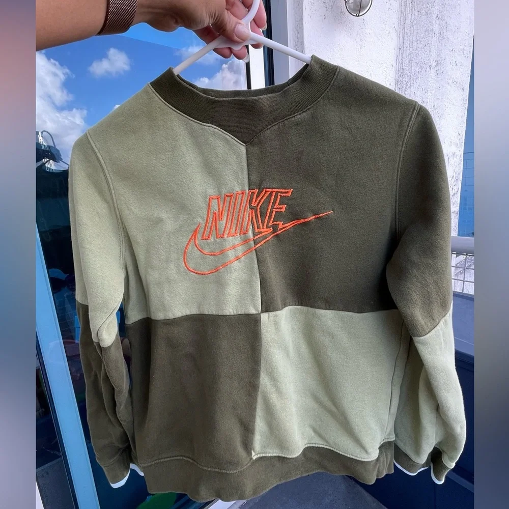 Nike Boy’s Olive‎ Green Sweater